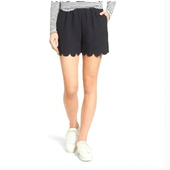 LC Lauren Conrad Black Scallop Shorts - Picture 1 of 5